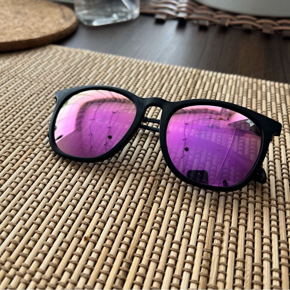William Painters Black Sunglasses with Pink Lenses